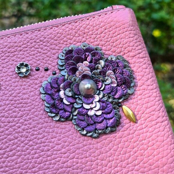 Coach Rivet Tea Rose Pink Sequins Floral Primrose Leather Wristlet (F31835) - Picture 4 of 10